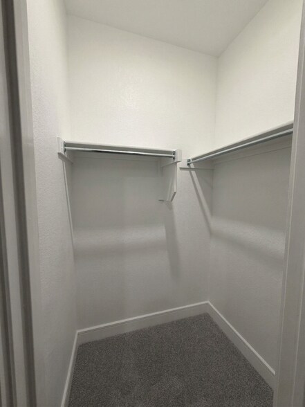 Building Photo - 733 Faith Bud Ln