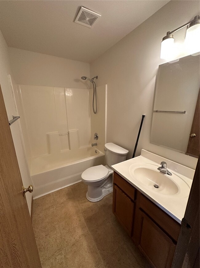 Building Photo - 228 Truman Ct