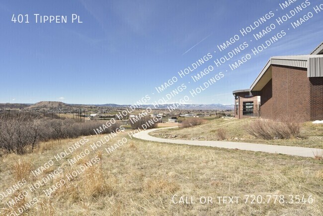 Building Photo - 401 Tippen Pl