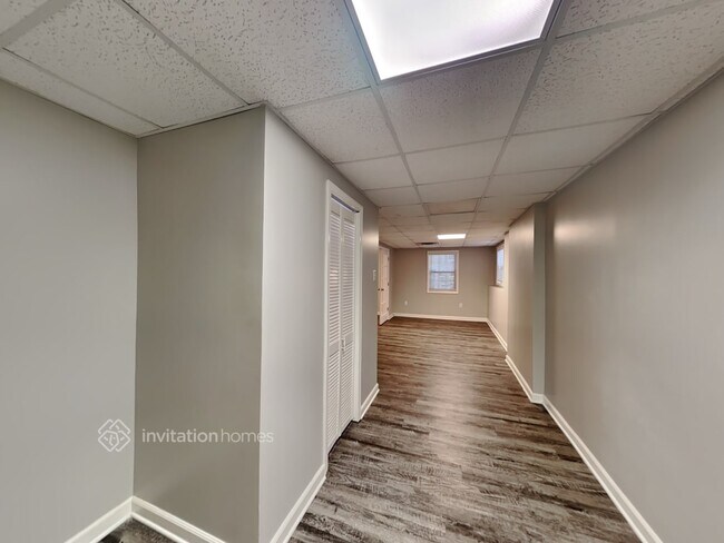 Building Photo - 2619 McGuire Dr