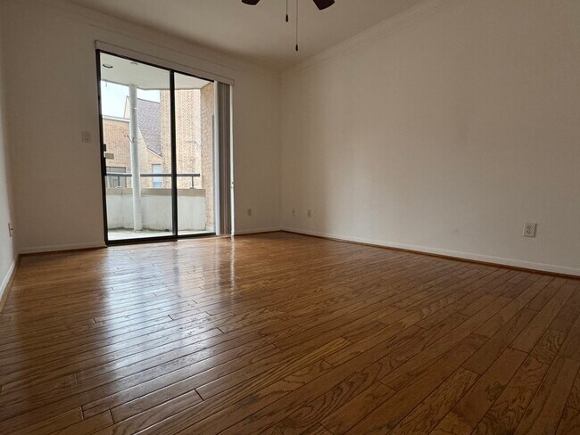 Building Photo - 5200 Weslayan St