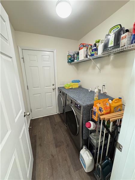 Building Photo - 320 Grasslands Dr