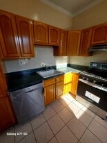Building Photo - 253 Bowers St