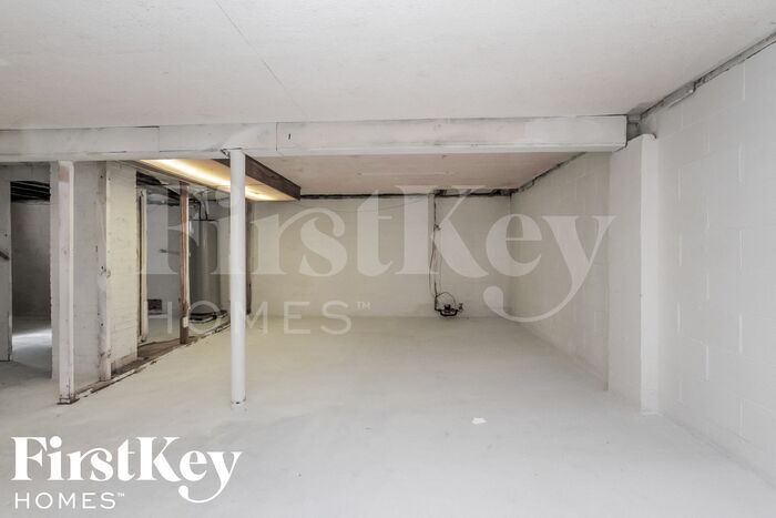 Building Photo - 1741 N Riley Ave