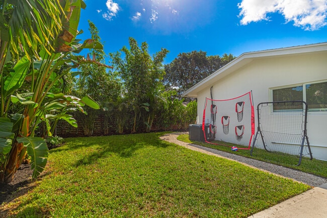 Building Photo - 1107 SW 24th Ave