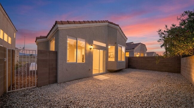 Building Photo - Fully Furnished Single Story Near Silverado Ranch