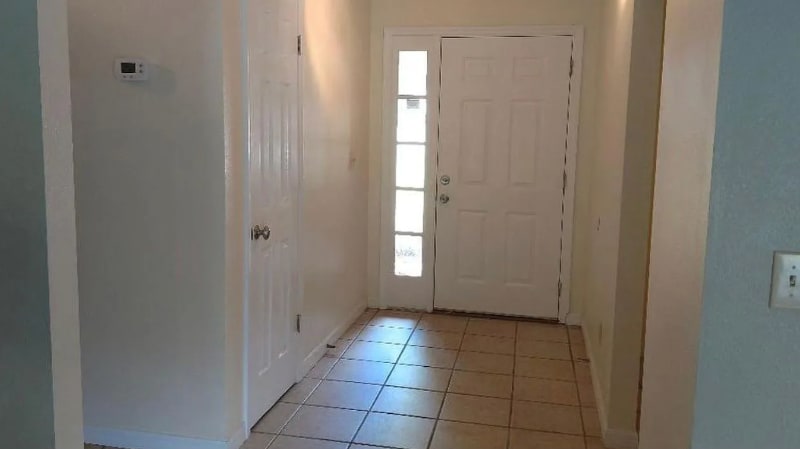 Building Photo - 240 SE Sandia Way