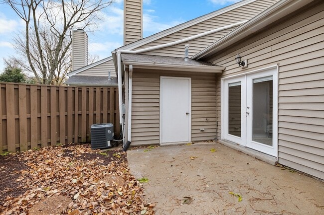 Building Photo - 315 Yorkshire Cir
