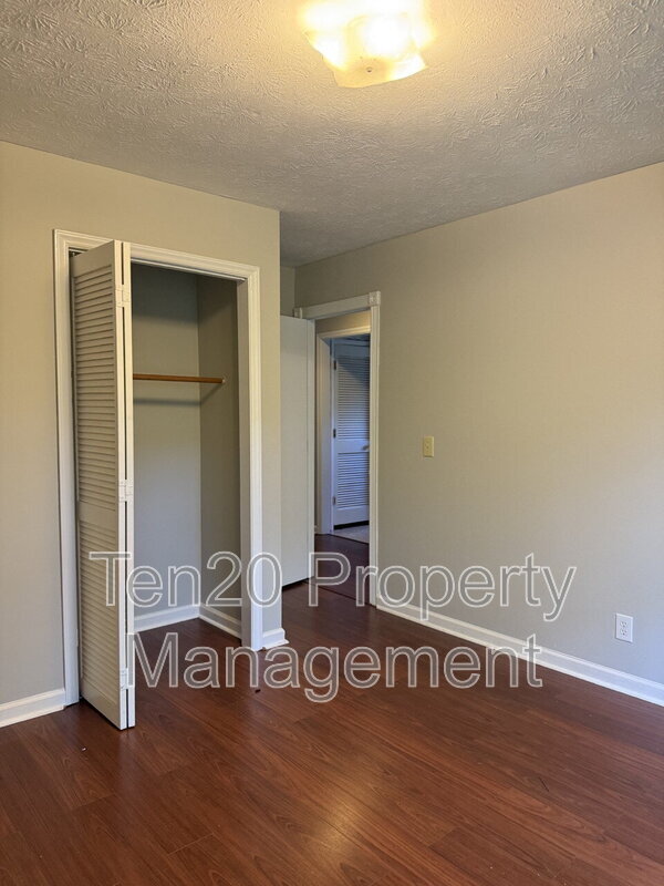 Building Photo - 3812 Wingate Dr