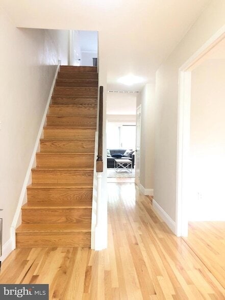 Building Photo - 5 Algonquin Ct