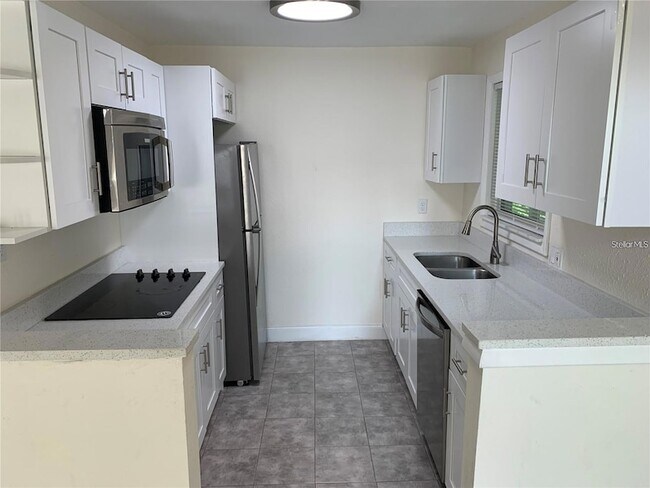 Building Photo - 17202 Sandalwood Dr