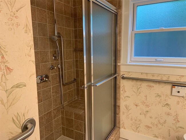 Building Photo - 2406 Elmen St