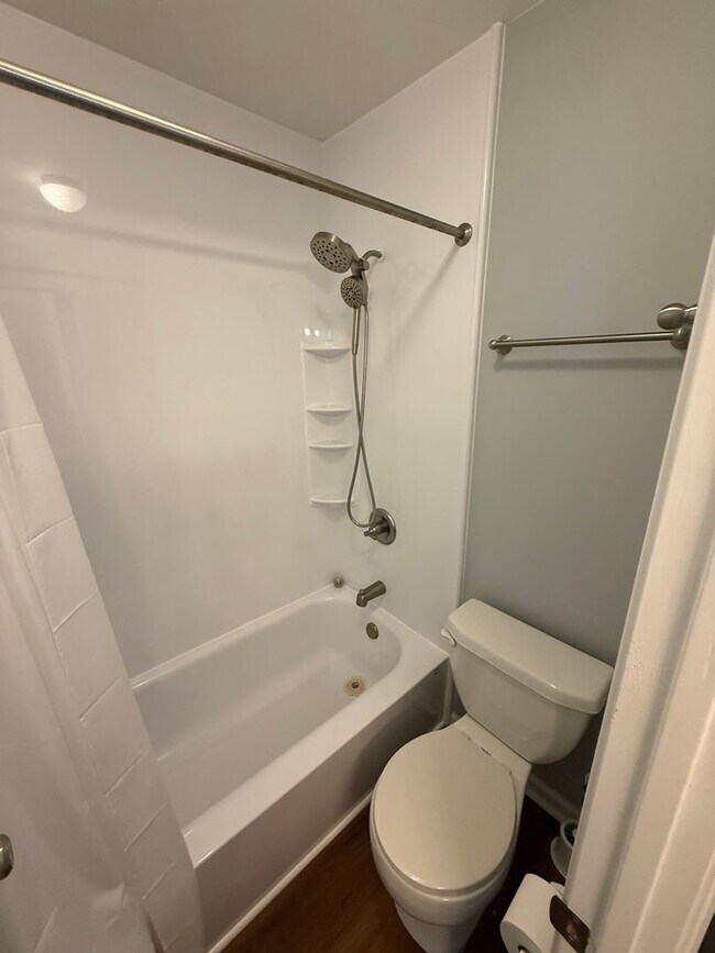 Building Photo - 2 Bed / 1.5 Bath Doylestown Townhome
