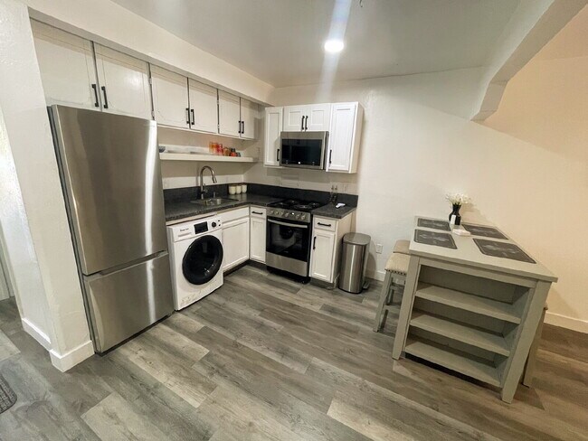 Building Photo - 132 Kahle Dr