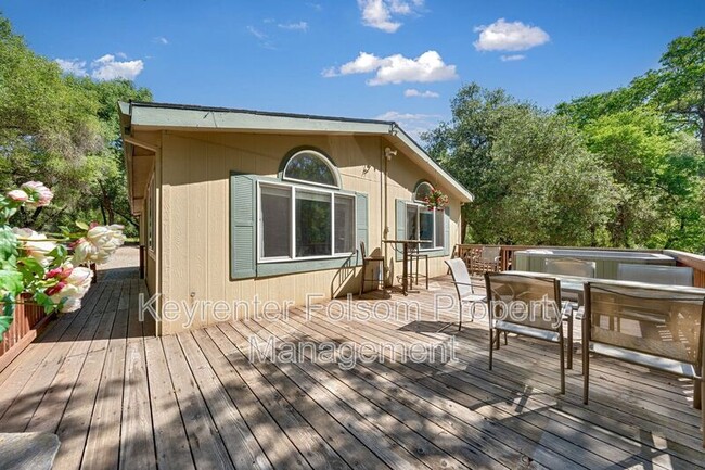 Building Photo - 2541 Deer Brush Ln
