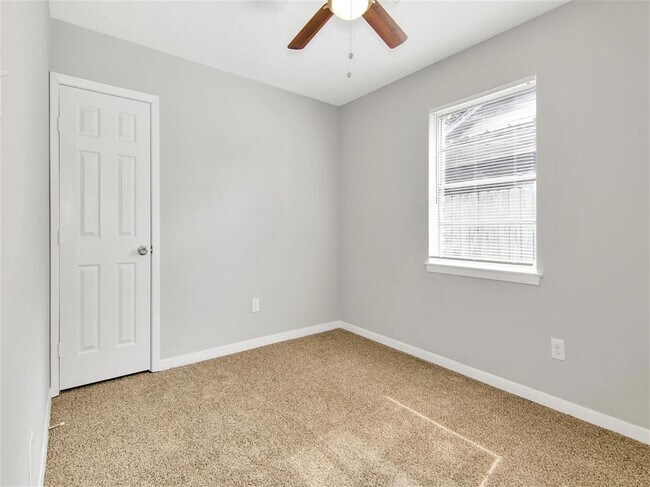 Building Photo - 234 Overbluff St