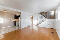 Building Photo - 232 W Foxbridge Dr