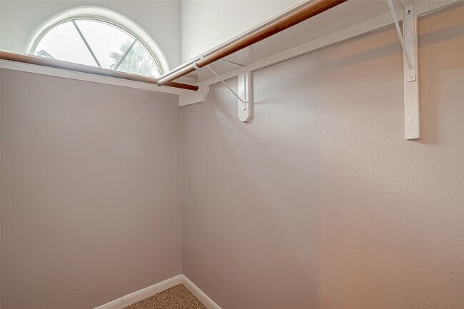 Building Photo - 206 Sydnor St