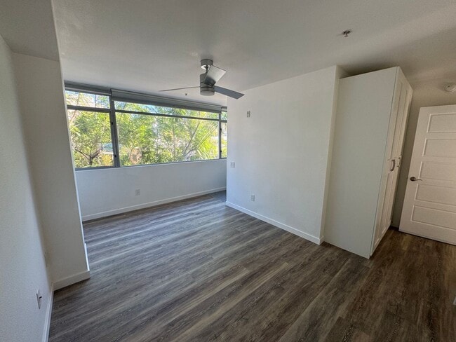 Building Photo - Beautiful 2Br/2Ba Townhome In Little Italy With Views Of The Bay! Call to schedule a showing at 7...