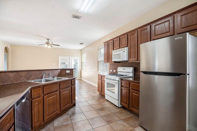Building Photo - 6185 Galloway Ln