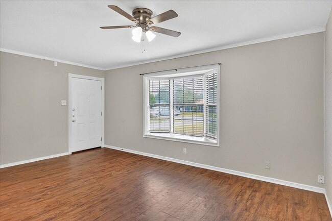 Building Photo - 4729 Prinston- 4bed/1bath- $1,395/month