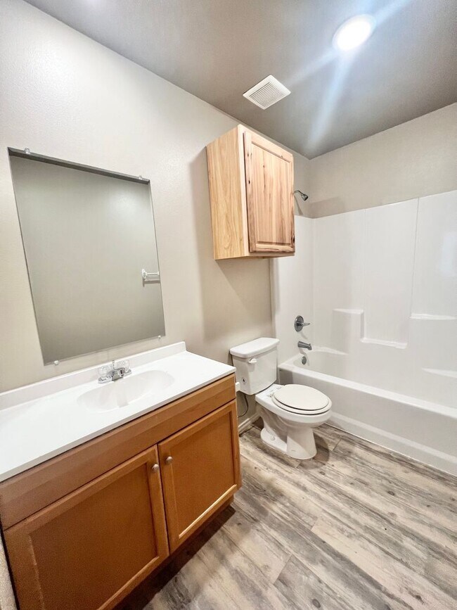 Building Photo - Modern, newer build, large backyard!