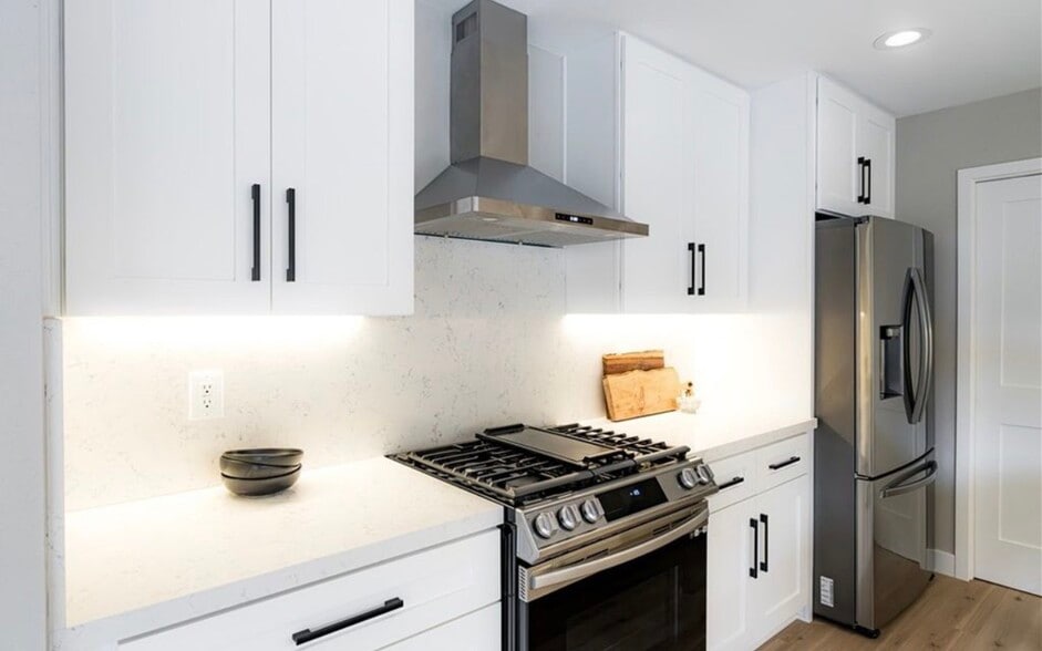 Building Photo - 17552 Wayne Ave