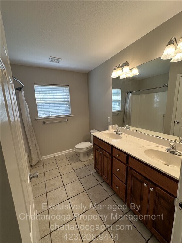 Building Photo - 87 Manor Dr