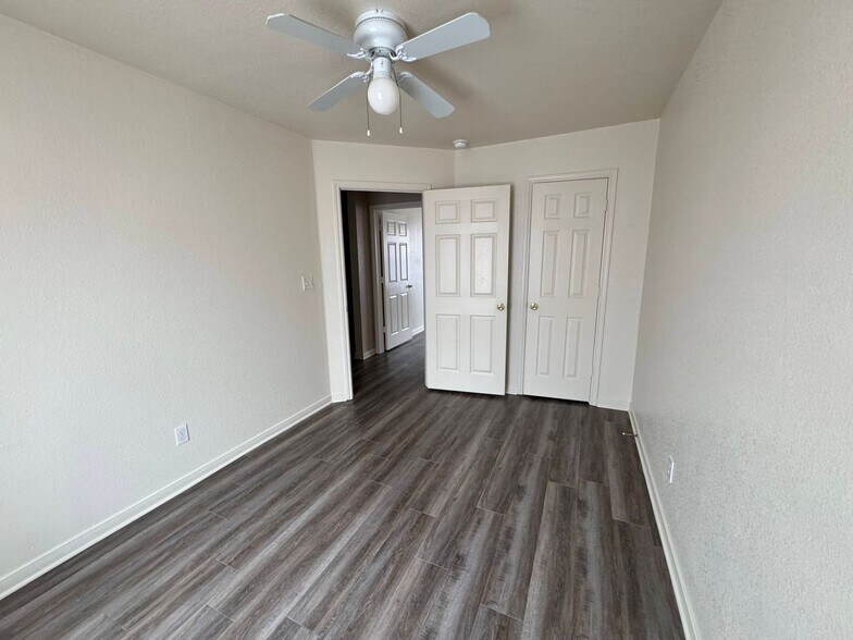 Building Photo - 3805 Ys Pak Ct