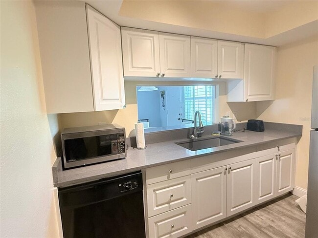 Building Photo - 3357 38th St S