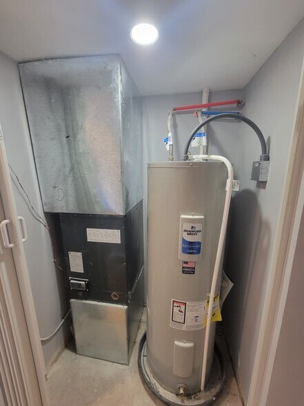 Building Photo - 1808 N James H McGee Blvd