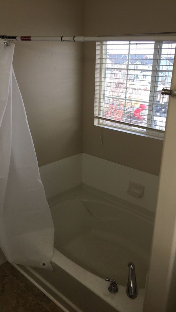 Building Photo - Cozy West Jordan Home with attached 2 car garage