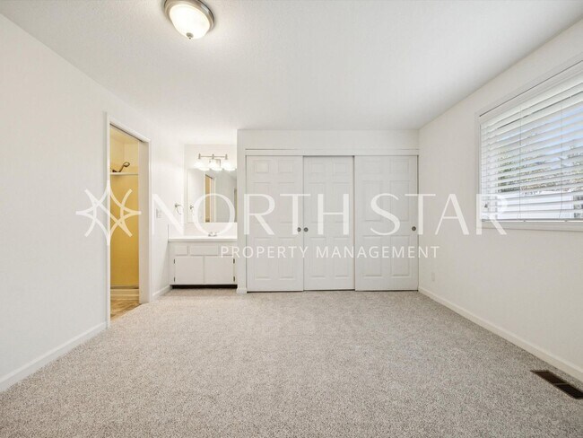 Building Photo - Beautifully Maintained Single-Level Home with Modern Touches