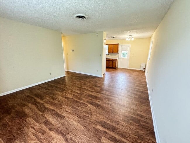 Building Photo - 301 E Park Ave