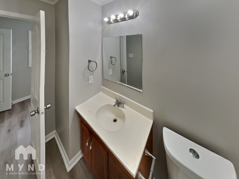 Building Photo - 2515 Winterfield Dr