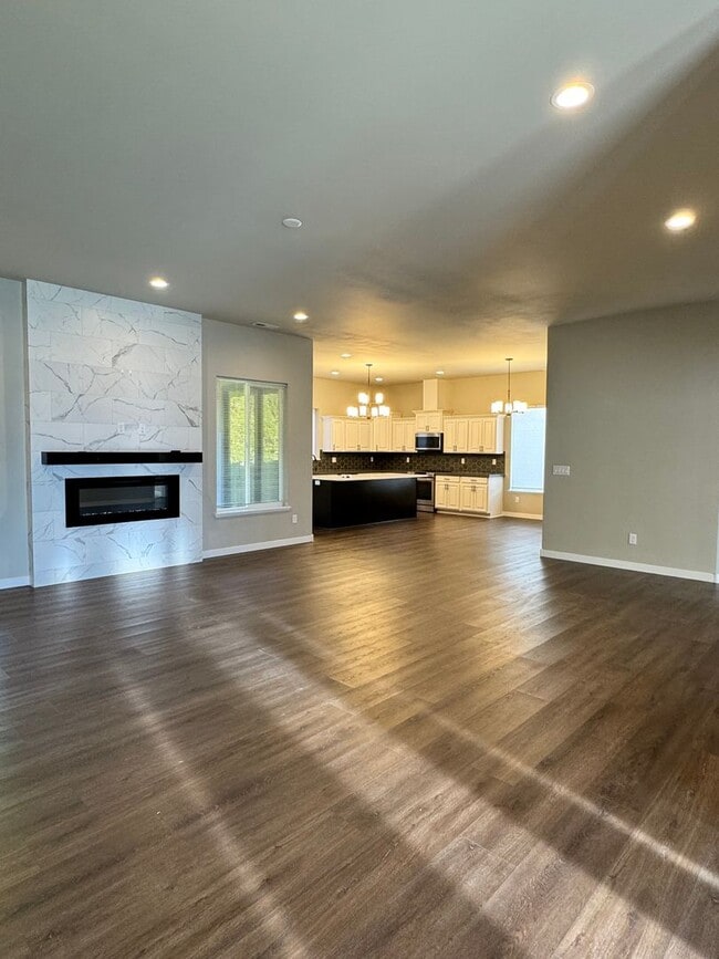 Building Photo - Occupied, do not disturb tenants.  West Valley 3 bedroom 3 Car Garage Custom Built