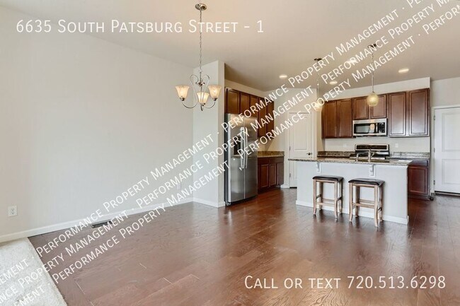 Building Photo - Beautiful Beacon Point Townhome