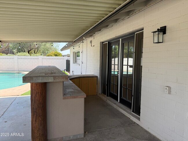 Building Photo - 4613 S Rita Ln