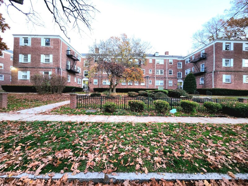 Building Photo - 85 Forest Hill Pkwy