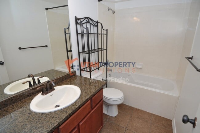 Building Photo - 887 Cedar Pine Ct