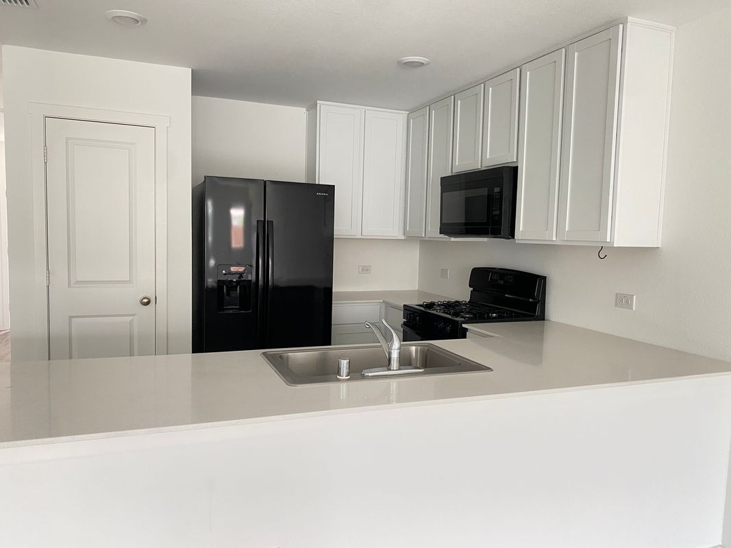 Building Photo - 14174 Inglebert St