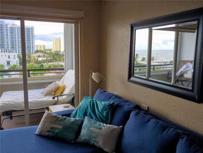 Building Photo - 401 Briny Ave