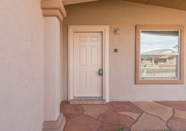 Building Photo - 3 bedroom 2 bath home in Northeast El Paso (nearby Fort Bliss)