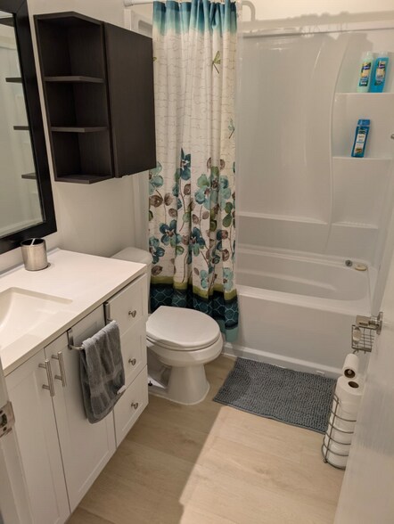 Building Photo - 5900 Deer Run Dr