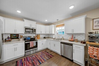 Building Photo - Modern Home in The Quarry Subdivision!