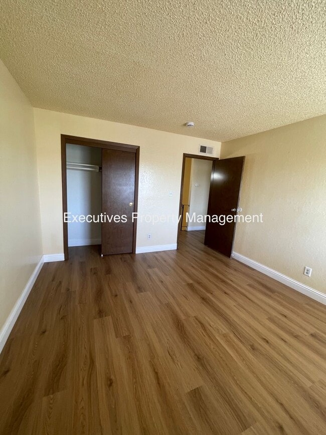 Building Photo - 4909 N Winery Cir