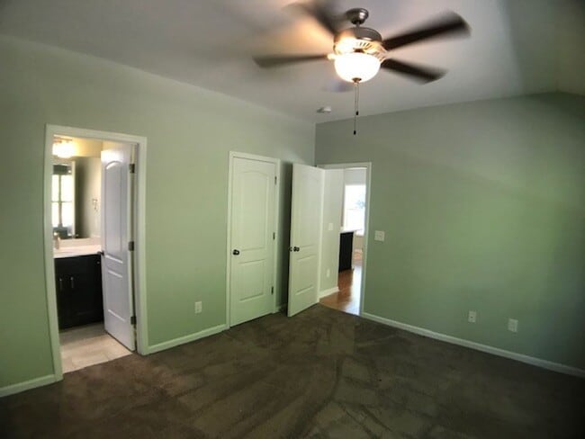 Building Photo - Contemporary Duplex in Prime Downtown Cary...