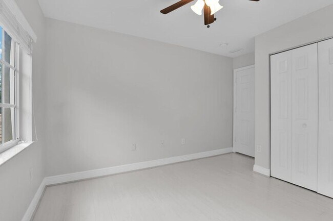 Building Photo - 6599 Old Farm Trail