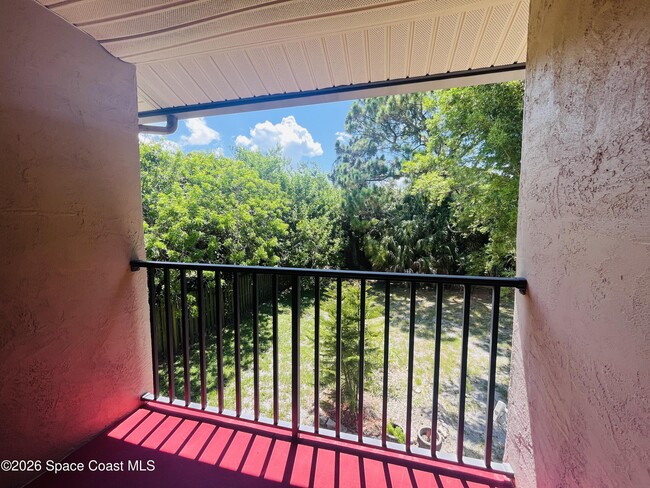 Building Photo - 555 Aster Ct