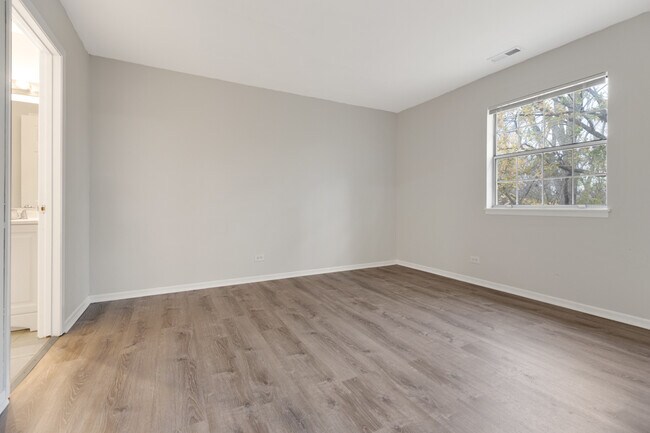 Building Photo - 27 N Victoria Ln